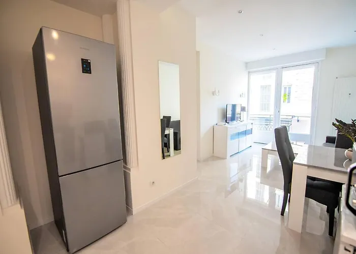 новая 3-комнатная на 2й линии от моря. Apartment *