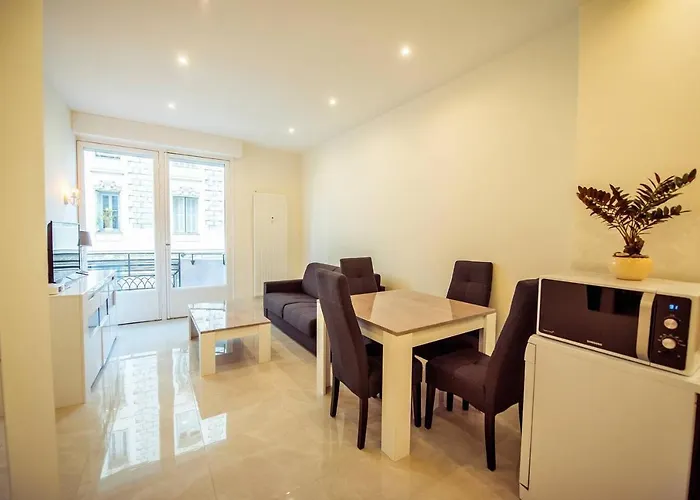 новая 3-комнатная на 2й линии от моря. * Nizza