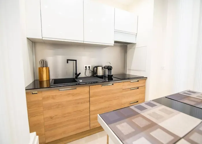 новая 3-комнатная на 2й линии от моря. Nizza